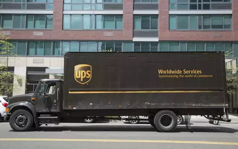 UPS Shares Gain Momentum Amidst Contract Scrutiny and Strategic Expansion