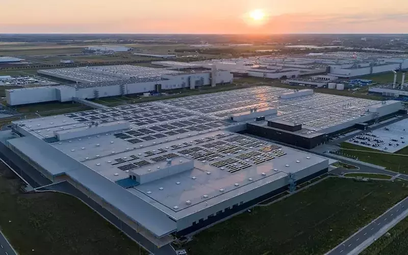 Mercedes-Benz Boosts Hungarian Production with €1 Billion Expansion