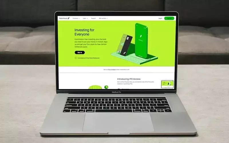 Compass Point Upgrades Robinhood (HOOD) Price Target, Maintains Buy Rating