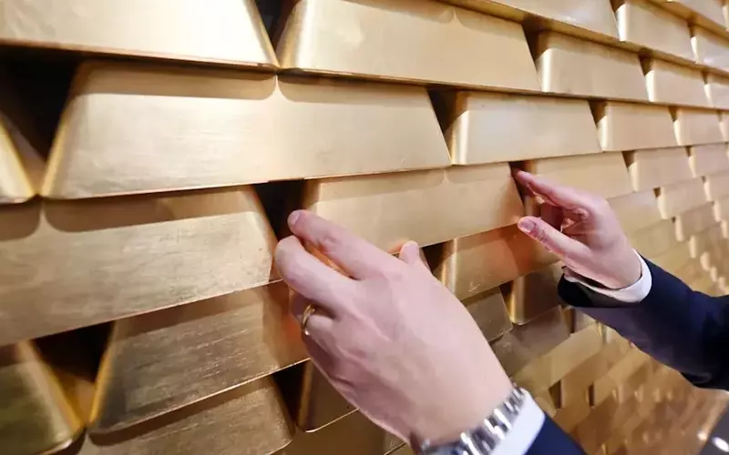 Global Central Banks Diversify Reserves: Shifting from U.S. Dollar to Gold and Alternative Assets