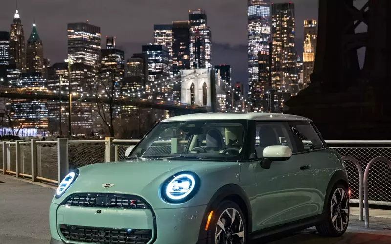 Mini Cooper's Oxford Edition Returns for 2027 with Enhanced Features