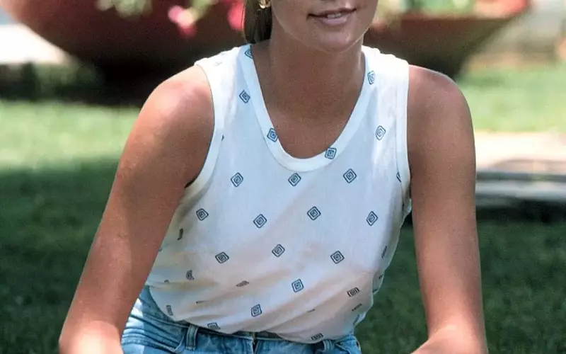 Charlize Theron's Early Career: A Retrospective Through Photographs