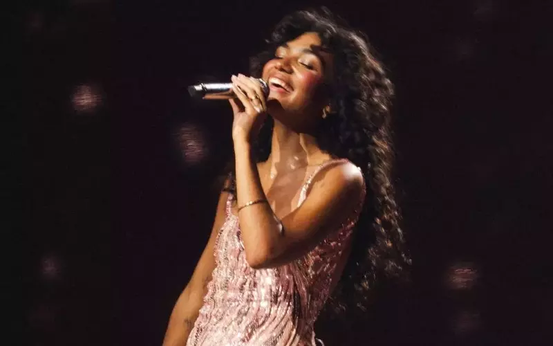 Olivia Dean's Triumphant U.S. Arena Debut: A Concert Review