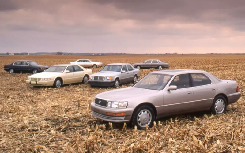 A Retrospective Look at the 1993 Luxury Sedan Class
