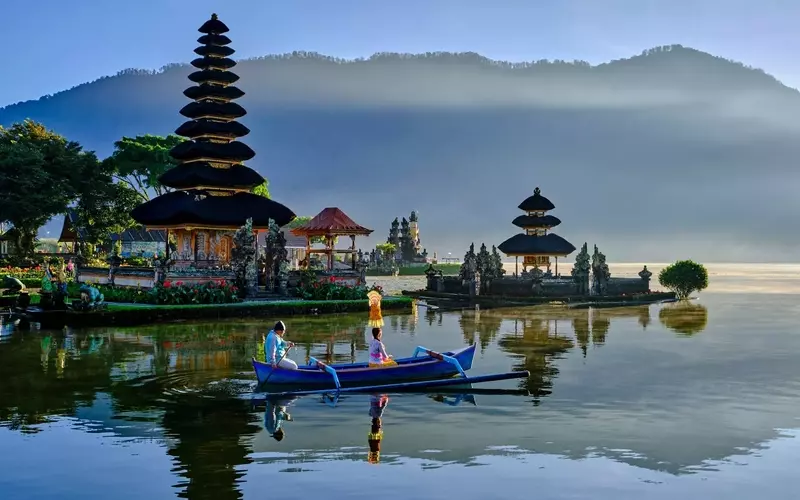 Indonesia ETF: Navigating Market Currents Amidst Divergent Trends