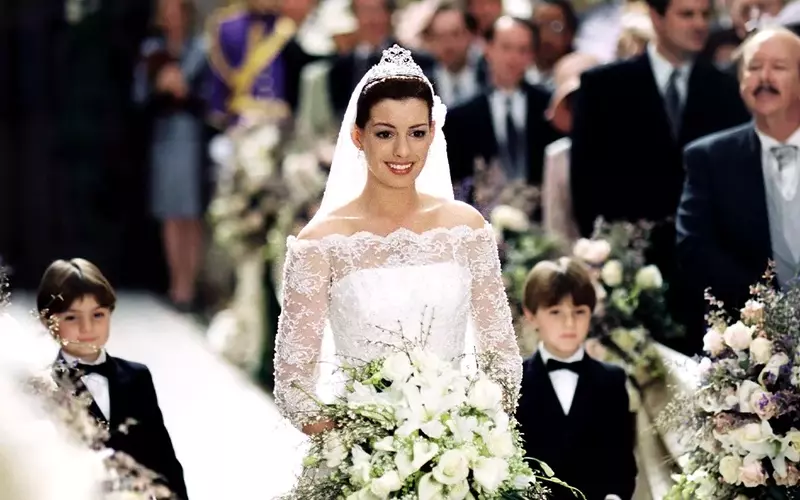 Anne Hathaway Shares 'Princess Diaries 3' Development Update