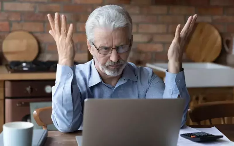 Elderly Man's Retirement Fund Dwindles Rapidly: Expert Advice for Financial Recovery