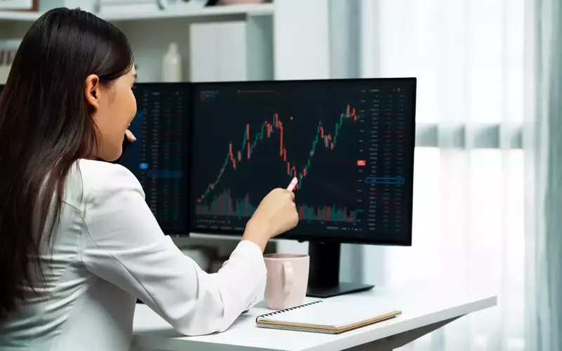 Understanding the Triple Bottom Chart Pattern in Technical Analysis